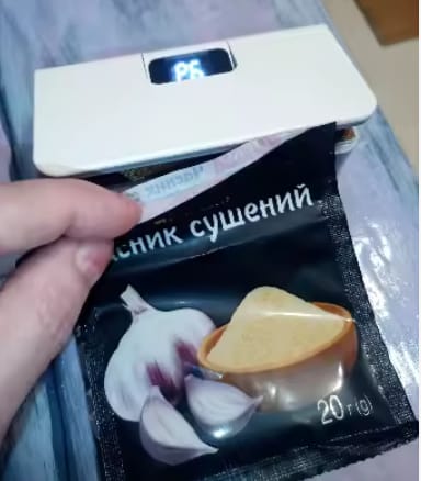 Customer photo review of EverFresh: The Ultimate Kitchen Bag Resealer